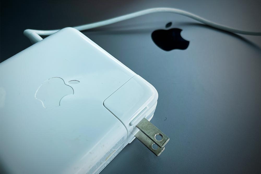 Real vs. Fake Apple Power Adapters: 4 Signs of a Fake