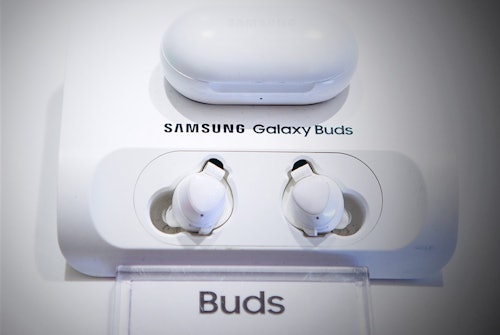 How to Spot a Pair of Fake Galaxy Buds in 3 Easy Ways